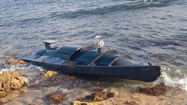 Попадание иранского БЭКа по танкеру у берегов Ирака