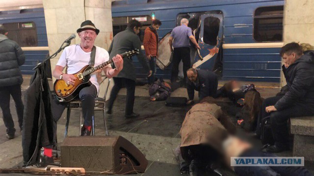 Макаревич не будет отменять концерт в Петербурге сегодня, так как "не траур же"