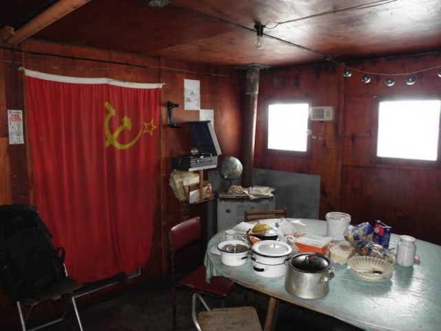 Заброшенные антарктические станции!