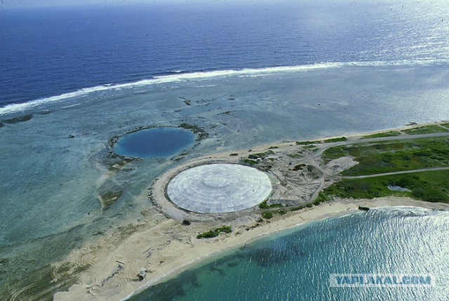 Бетонный купол "Кактус" на Маршалловых островах