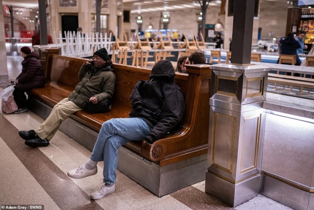 Толпы бездомных, которые мешают пассажирам в метро и на вокзалах Нью-Йорка