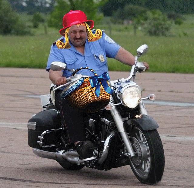 Мент на мотоцикле