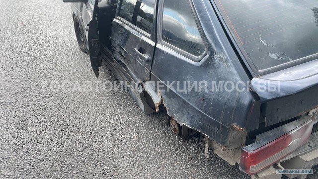 Отвалившееся колесо спровоцировало массовое ДТП на 38 километре МКАД в Ясенево