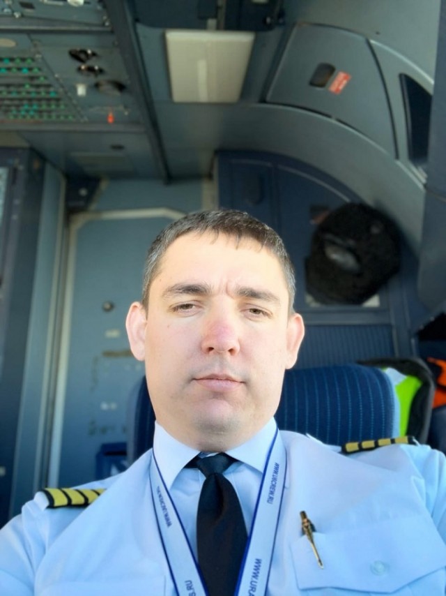 Сергей Белов. Именно он, вместе со вторым пилотом Эдуардом Семеновым, смог посадить в поле самолет с отказавшей гидросистемой