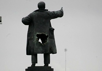 Снег и Ленин