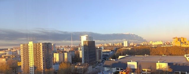 Пермь накрыло густым чёрным дымом — местные делятся жуткими кадрами