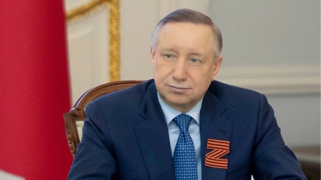Беглов рассказал, как оформят новый вестибюль станции «Парк Победы». Пассажиры будут топтать немецкие шевроны