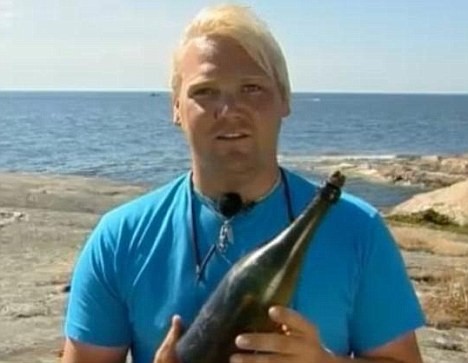 На дне моря нашли шампанское