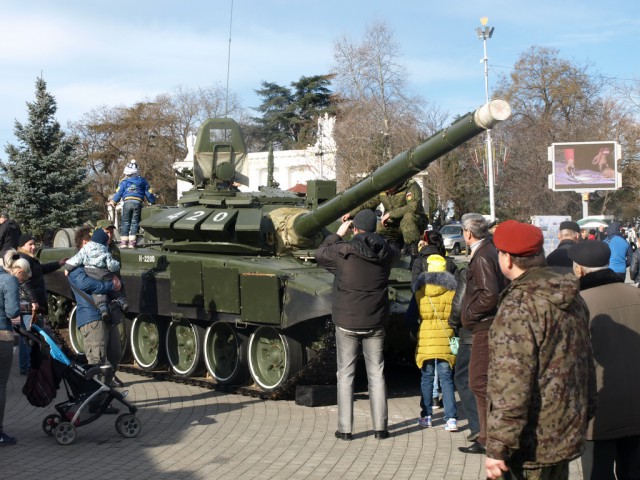 Выставка техники и вооружения в городе-герое Севастополе