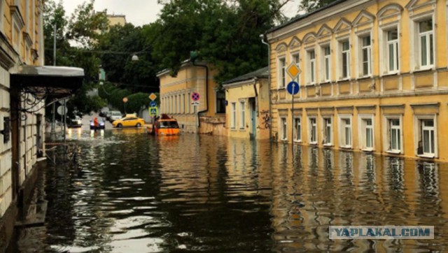 Москва, центр, 22.07.2016. После ливня