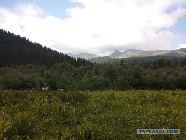 Висячий камень