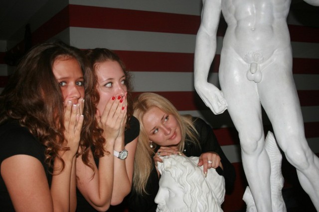 prishla-fotografirovatsya-lomalas-eroticheskie-roliki-s-krasivimi-grudastimi-devushkami