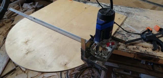 Стол для... Ну просто чтобы был