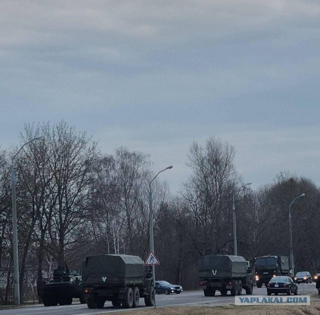 Русские "Искандеры" едут по Калинковичам