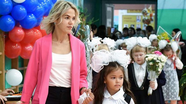 Новости с другой планеты. Названы самые «дорогие» вакансии для школьных учителей в России