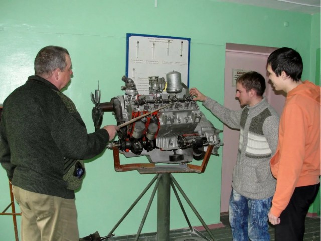 Вот бы так машины в техникумах показывали