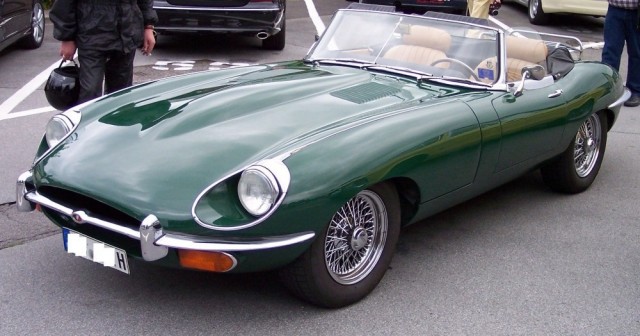 Промежуточные итоги ребрендинга легендарной автомобильной марки Jaguar.