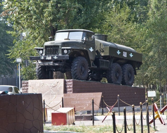 Урал 375