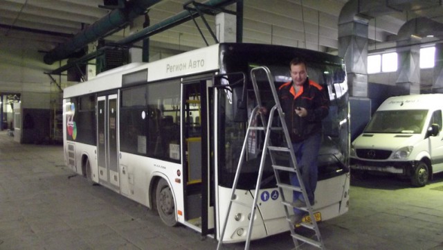 Замена лобового стекла на Маз 206