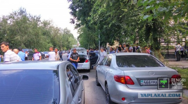 Перестрелка в Алма-Аты: началась карусель с террористом