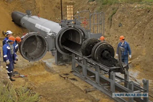 Выход поршня. Прочищают газопровод