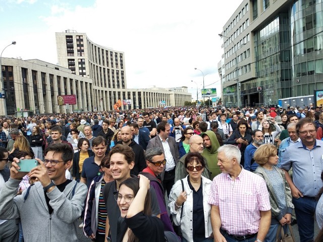 В Москве началась пятая подряд акция с требованием допустить независимых кандидатов на выборы в Мосгордуму