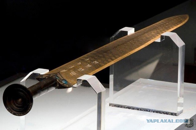2,5-тысячелетний меч Гоуцзяня: Чрезвычайно острый и без малейших следов ржавчины