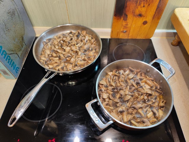 Пирог с мясом (говядина Велингтон)