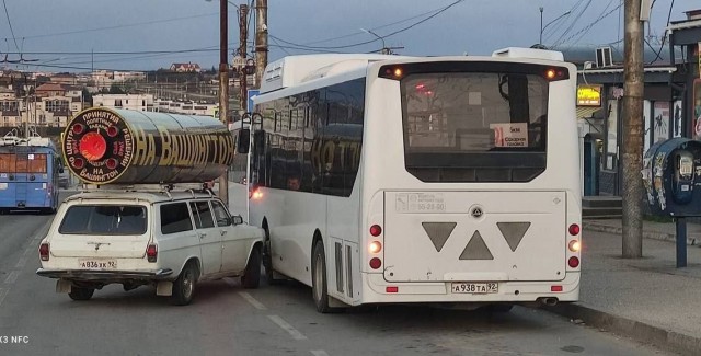«Сарматомобиль» врезался в автобус в Севастополе