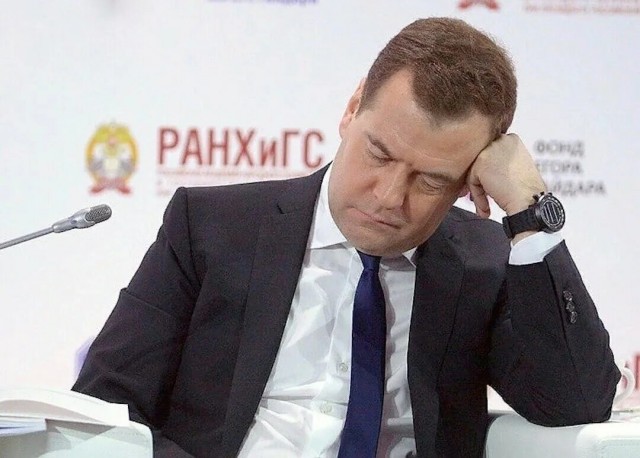 Однажды некоторое большое и злое государство потребовало от маленькой прибалтийской страны отдать ей свою территорию