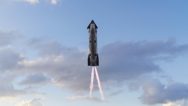 SpaceX подорожала до $2,1 трлн.