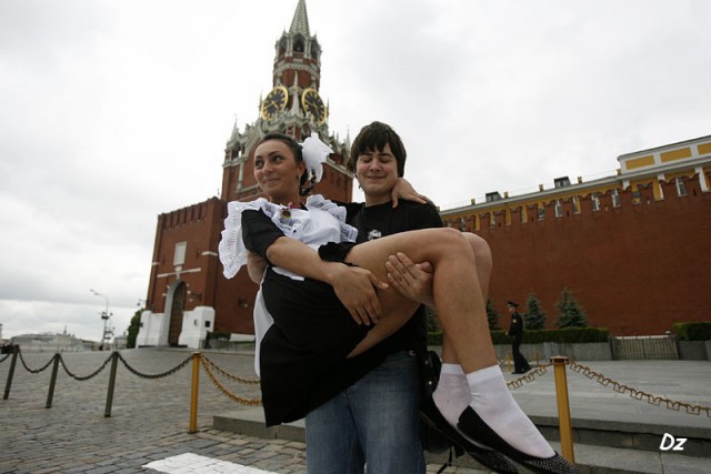 Школота выкладывает фотки в сеть