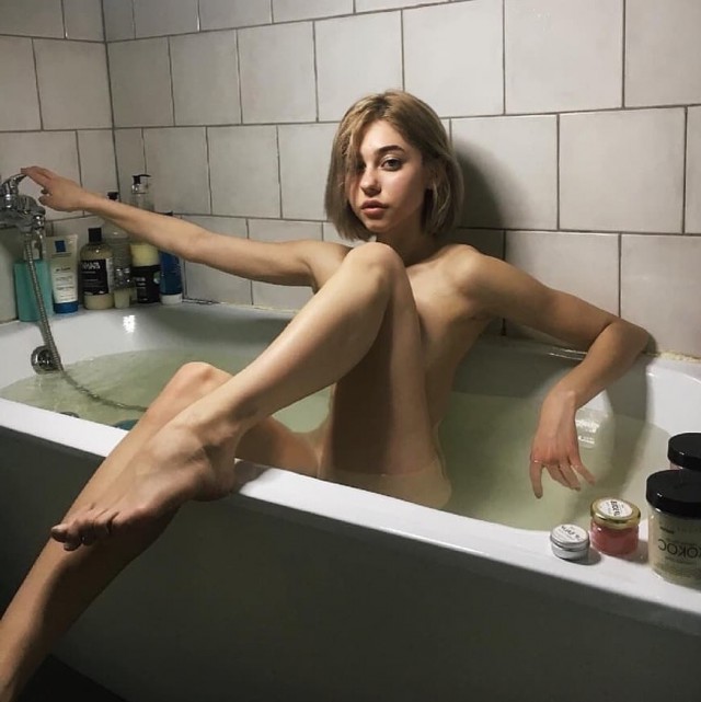 Девушки бывают разные