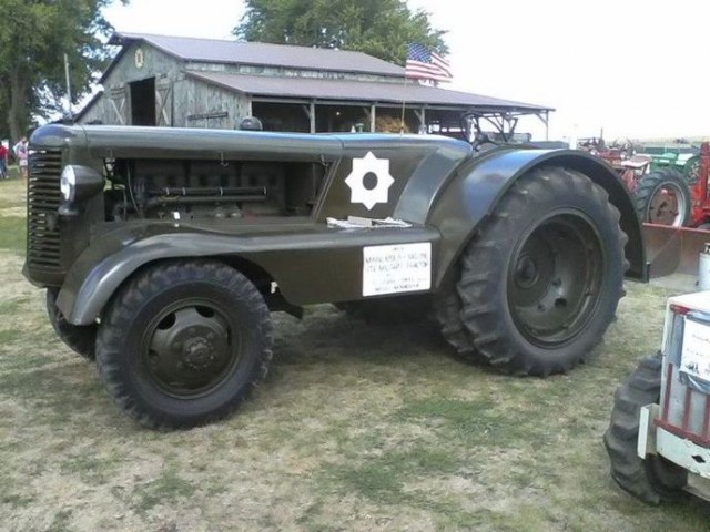 Трактор, который хотел быть автомобилем: Minneapolis-Moline UDLX Comfortractor (1938)