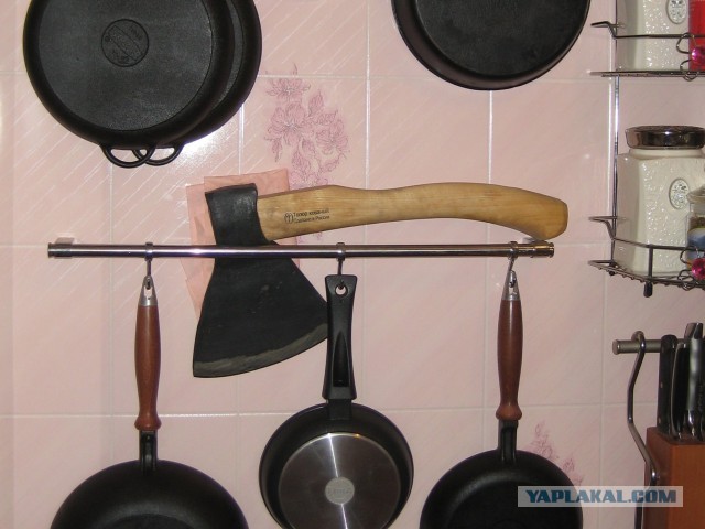 Кто чем на кухне орудует?