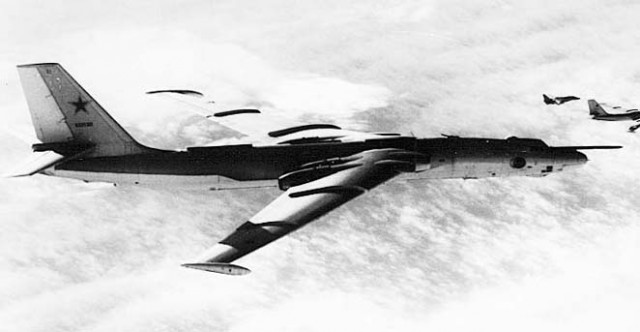 Стратегический реактивный бомбардировщик М-4 «Бизон»-первая серийная машина Мясищева