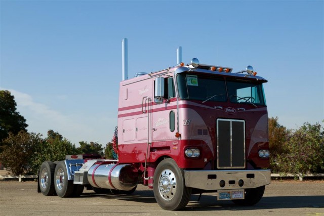 Почему американский тягач Kenworth W900 выпускается с 1961 года и по сей день?