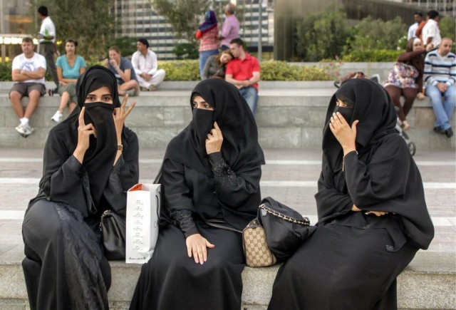 Регионам России предложили самостоятельно решить вопрос ношения никабов