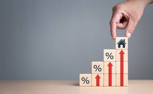 Средняя ставка по ипотеке в России превысила 30% годовых