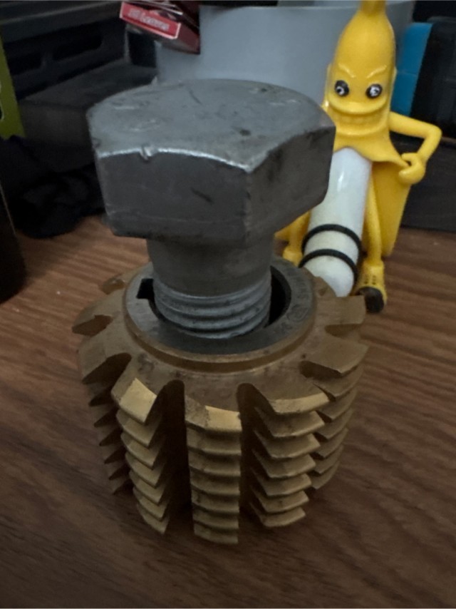 Видео наверное немножко ускоренно, но это электроэрозионная резка металла