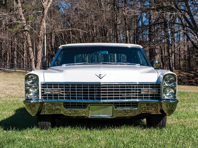 Американские автомобили 60-х. Картинки с аукциона.