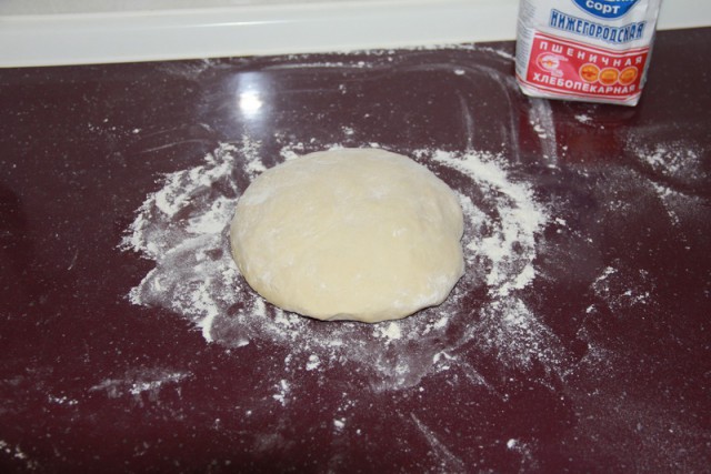 Пирог с мойвой