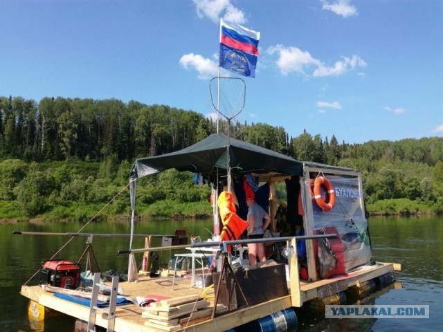 Дача на воде: друзья построили плавающий дом под Минском