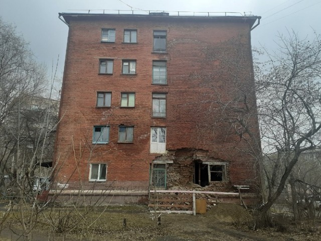В Омске обрушилась часть пятиэтажного жилого дома