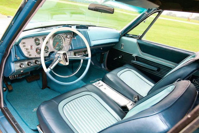 60 лет Plymouth Barracuda
