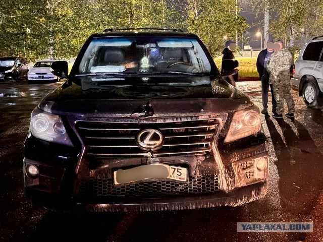 Пьяного с двумя ружьями задержали под Читой после ДТП. Он хотел ехать в наркологический с мигалками