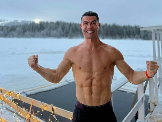 Криштиану Роналду забил 946-й гол