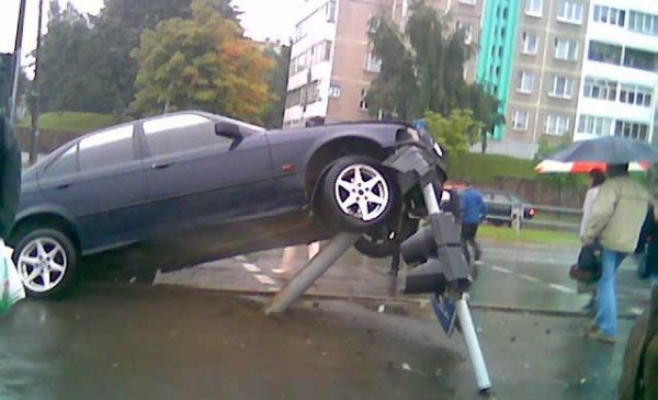 Светофор (2 фото)