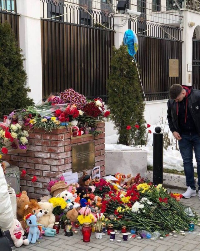 Киев соболезнуют семьям погибших в Кемерово