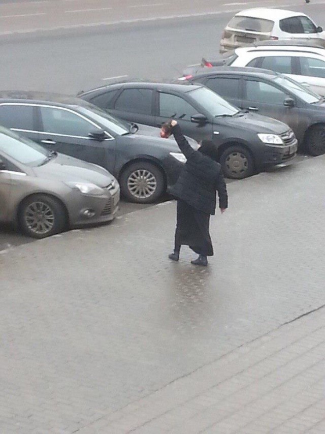 В Париже неизвестный напал с ножом на прохожих, есть жертвы